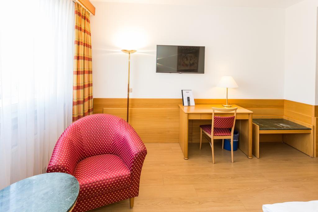 Hotel Du Rhone سيون المظهر الخارجي الصورة