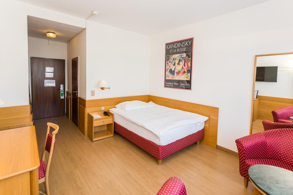 Hotel Du Rhone سيون الغرفة الصورة