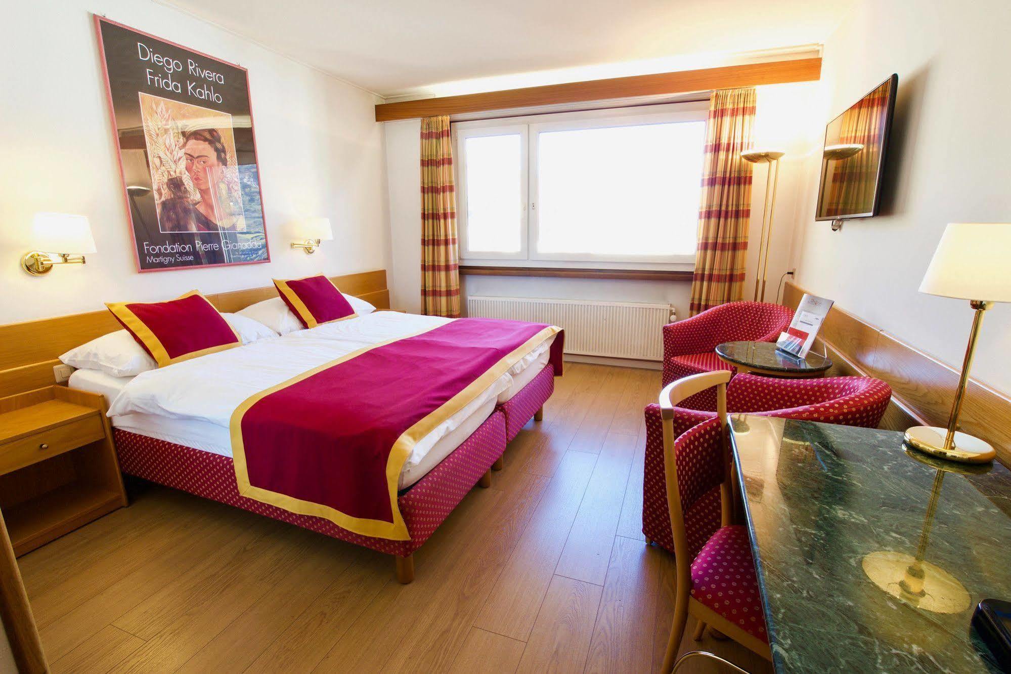 Hotel Du Rhone سيون المظهر الخارجي الصورة