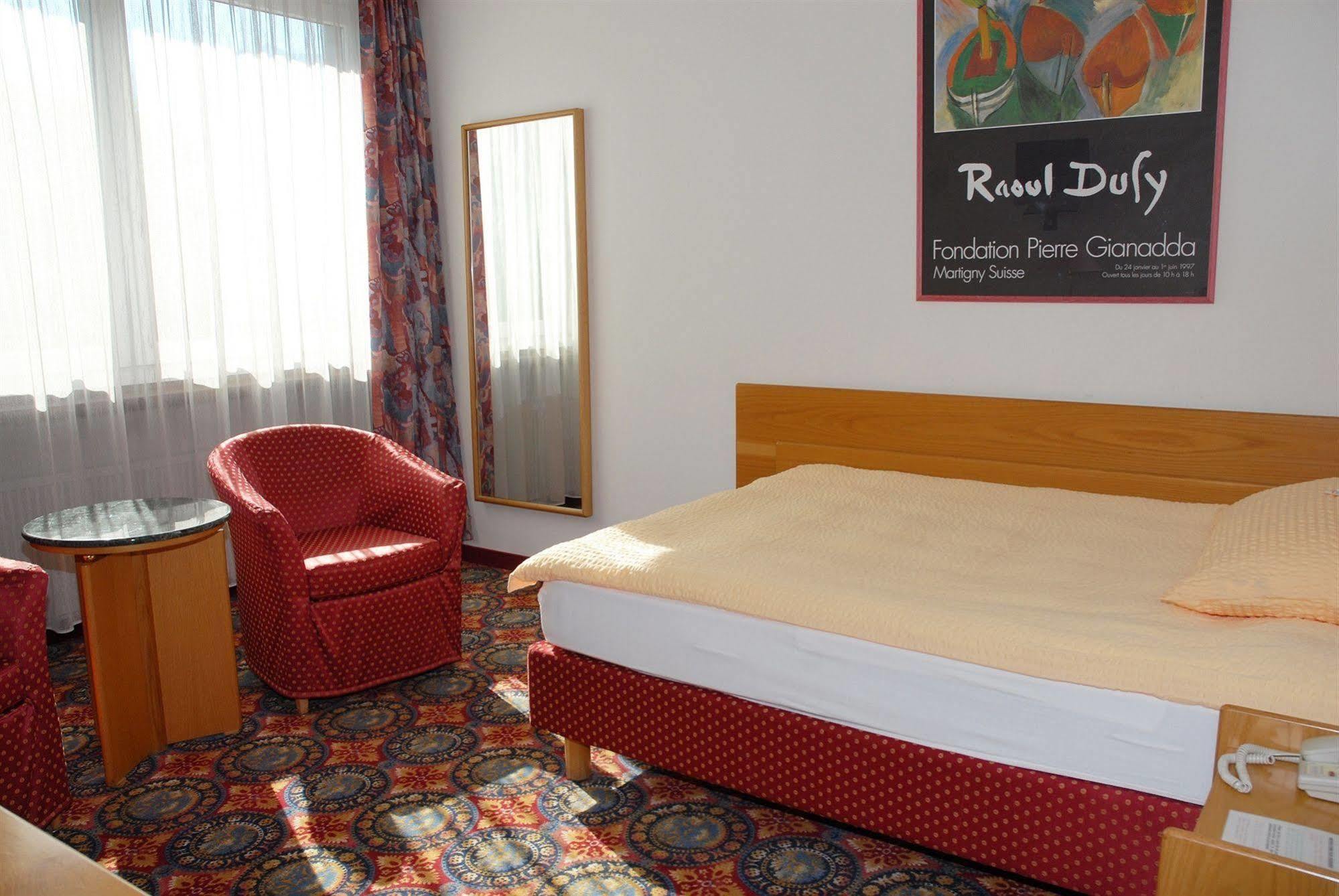 Hotel Du Rhone سيون المظهر الخارجي الصورة